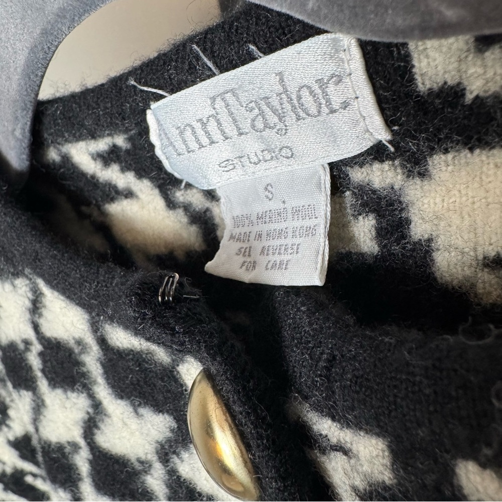 Vintage Ann Taylor Button Up - Picture 3 of 5